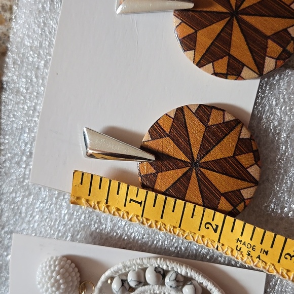 Elegant White and Brown Earrings Set of 2 - Picture 13 of 17